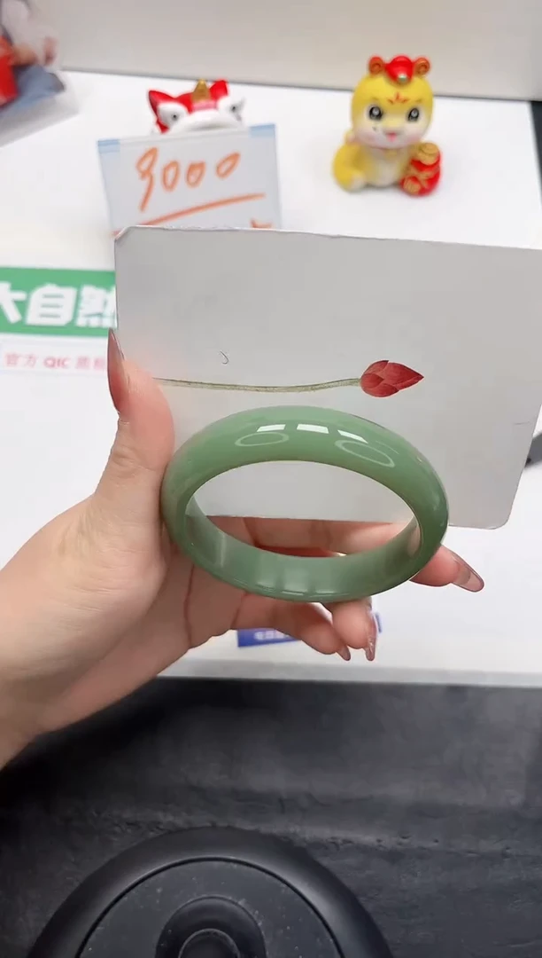 【闪购商品】石英质玉手镯未镶嵌114-62