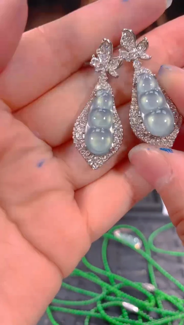 【闪购商品】定制翡翠未镶嵌67定制翡翠，多样性发货（发其一）