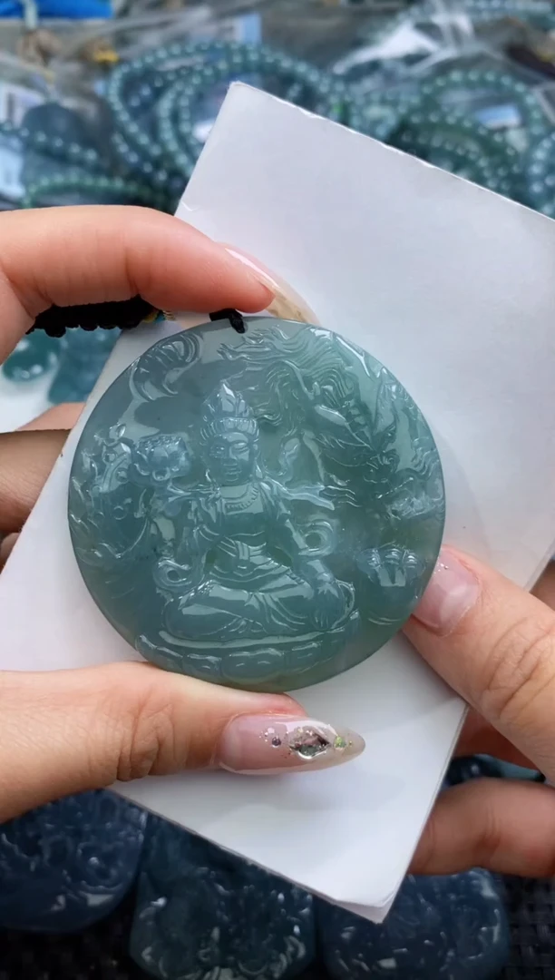 【闪购商品】翡翠颈饰未镶嵌          