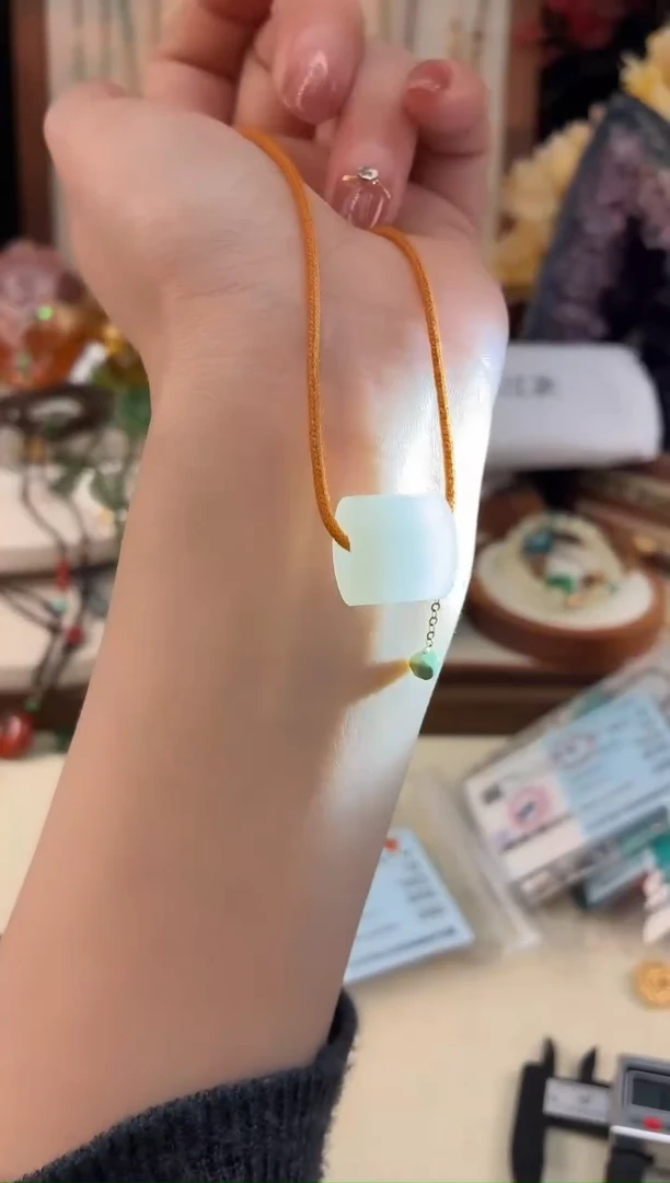 未镶嵌和田玉吊坠@@E921D018839