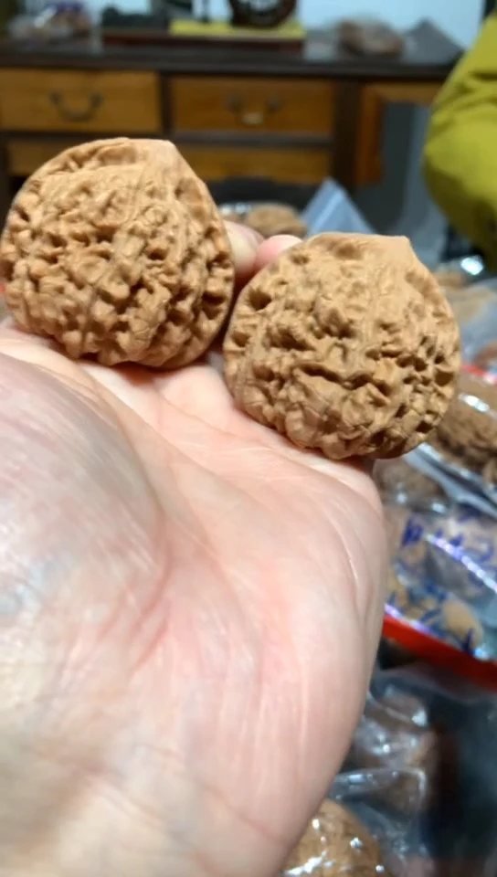 【闪购商品】文玩核桃吊坠大官帽核桃