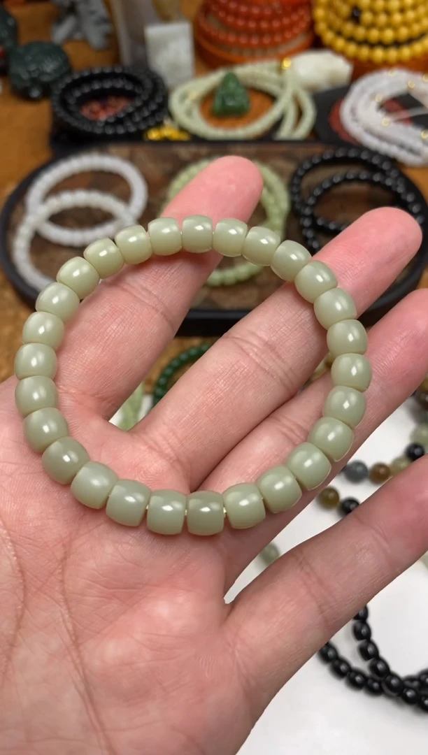 颈饰未镶嵌和田玉手串