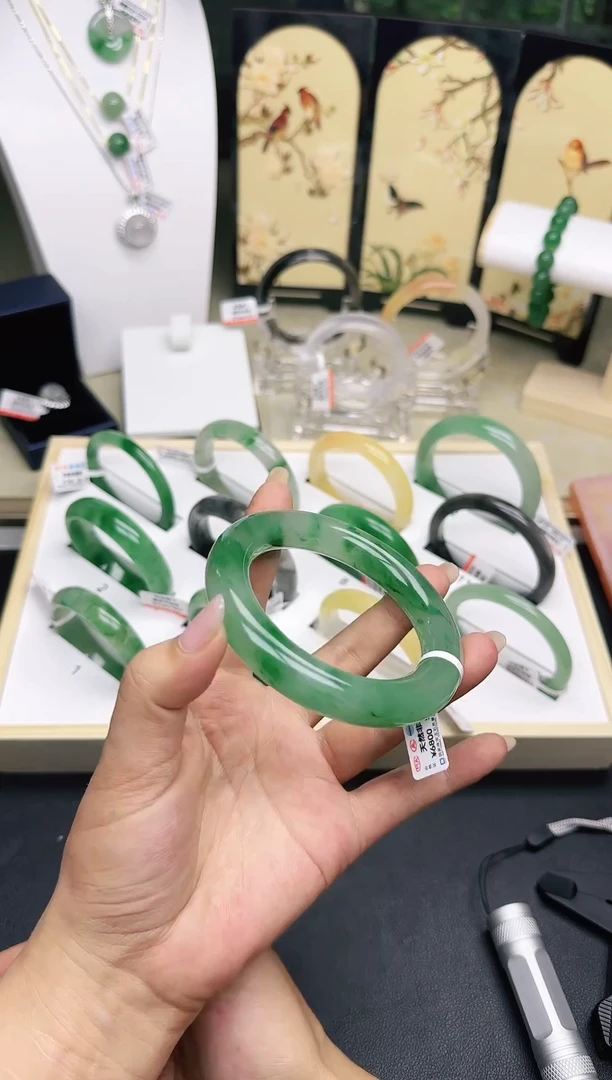 石英质玉（非洲翠）手镯合金胖圆条