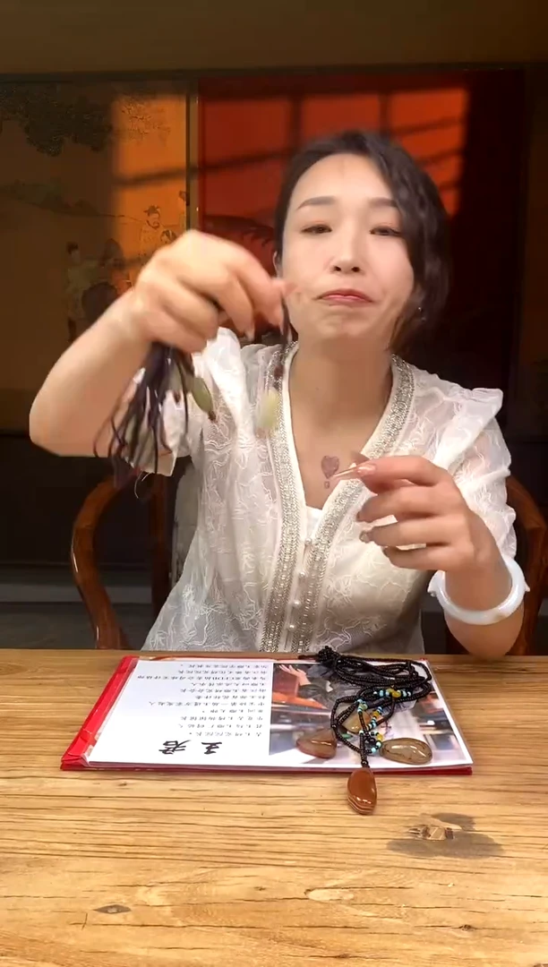 和田玉未镶嵌颈饰养****哥A065