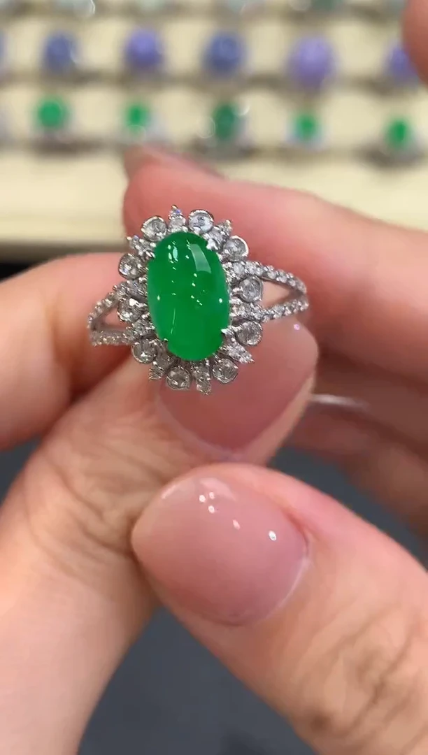 18K金镶嵌戒指翡翠a81