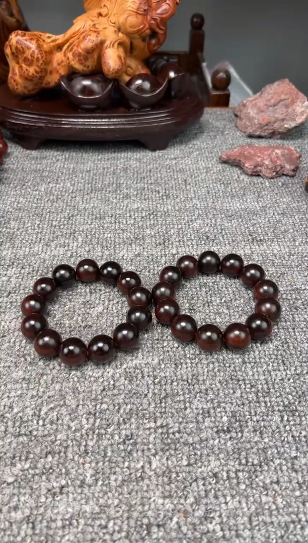 柏木（崖柏）1.8圆珠凤血金 带冰裂的