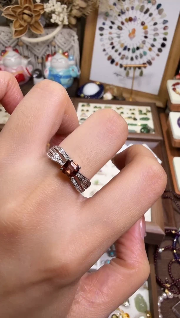 水晶摆件未镶嵌戒指