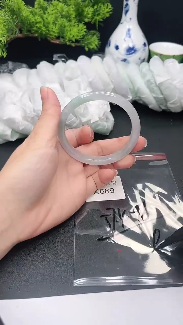 未镶嵌手镯翡翠689