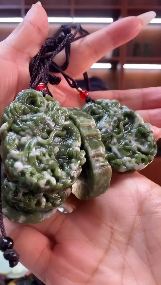未镶嵌岫玉吊坠多样性发其一