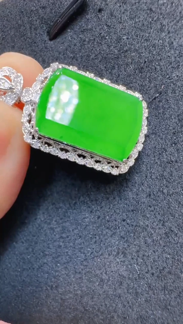 吊坠(不含链)18K金镶嵌翡翠多样性团购发一件