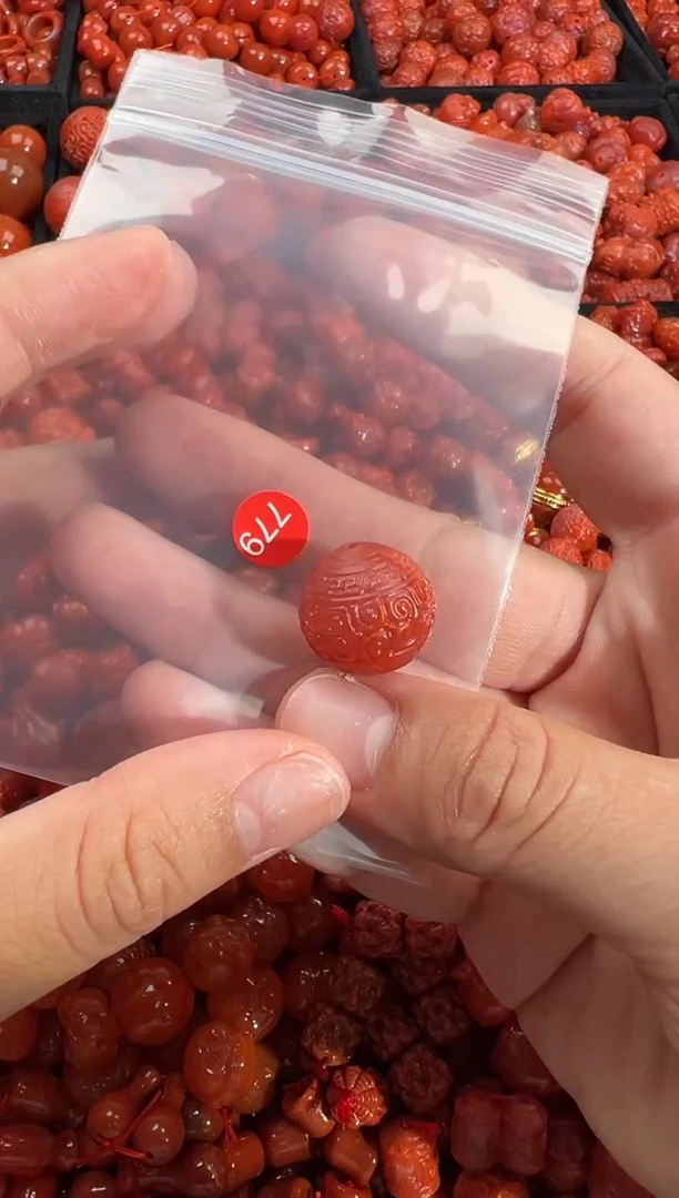 南红玛瑙未镶嵌颈饰1