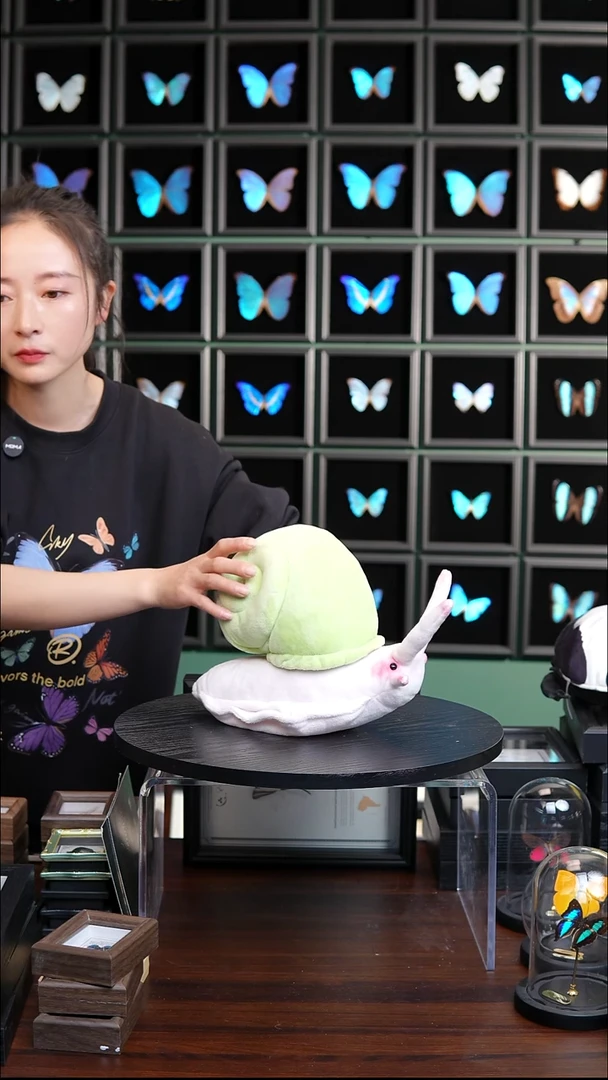 青山蜗牛毛绒公仔