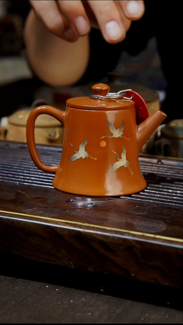 云南建水紫陶015   全手工彩填壶  120cc