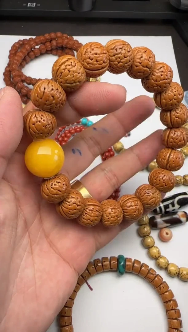 手串桃核中午好呀
