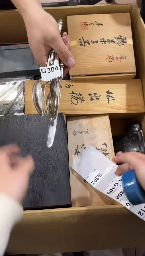 l****a304中古商品，谨慎购买u