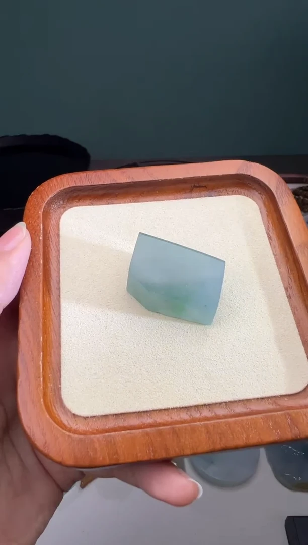 定制翡翠未镶嵌冰蓝料