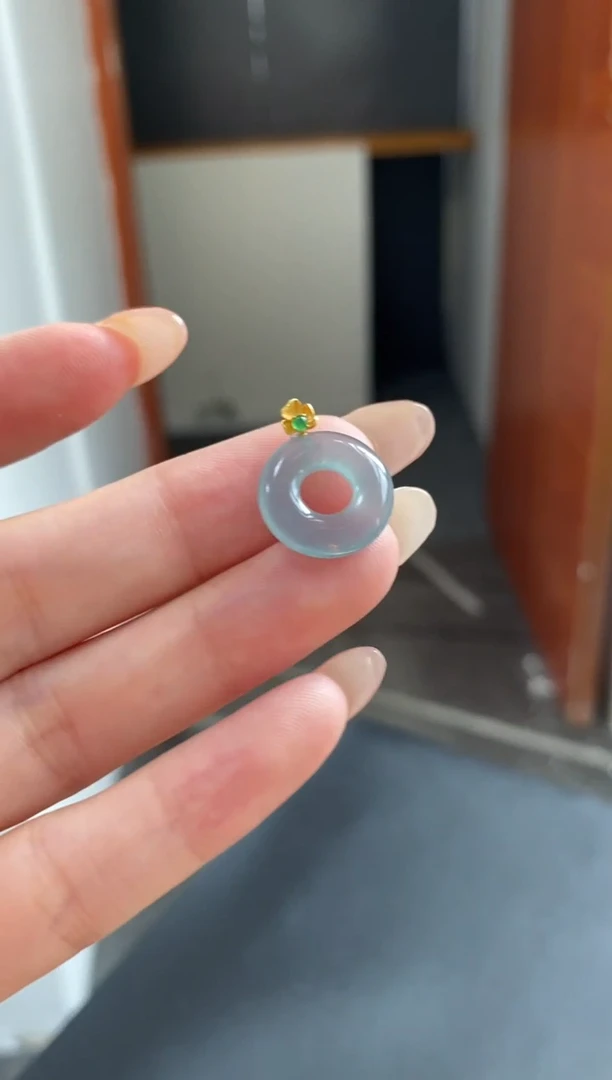 颈饰18K金镶嵌翡翠甜甜圈