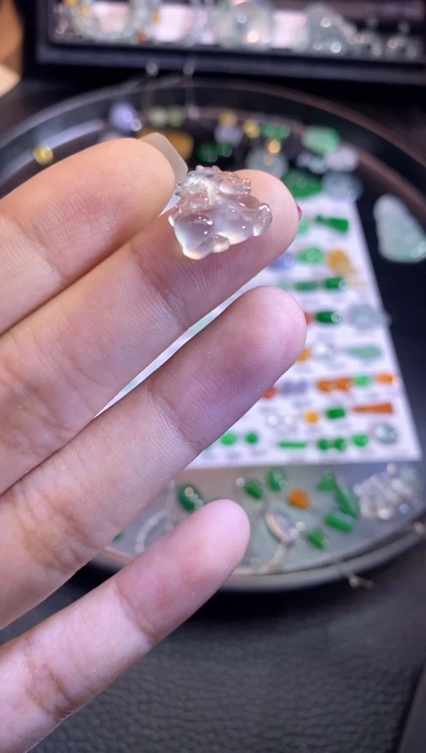 翡翠摆件未镶嵌鹿