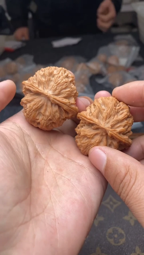 【闪购商品】文玩核桃把件A228号43尺苹果