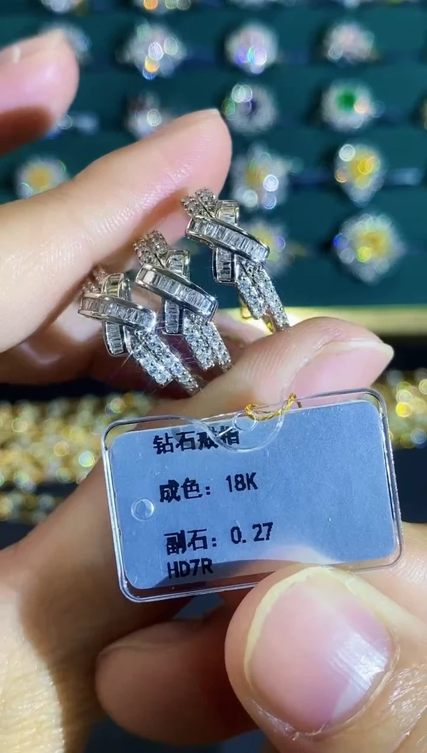 18K金镶嵌戒指钻石戒指多样性发一