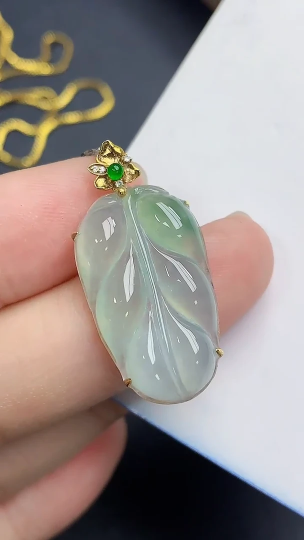 颈饰18K金镶嵌翡翠天然缅甸A货百元以上9元证书费自理