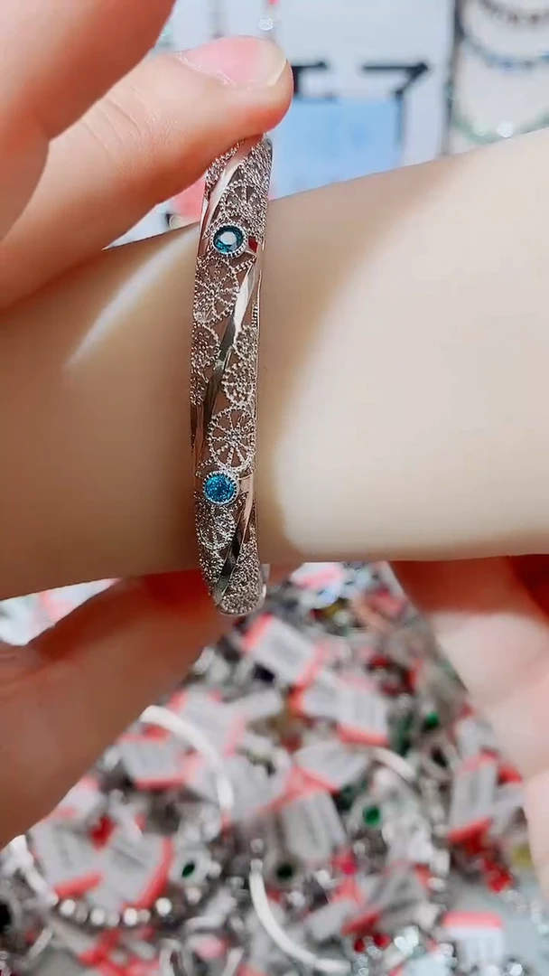 未镶嵌手镯托帕石托帕石手镯