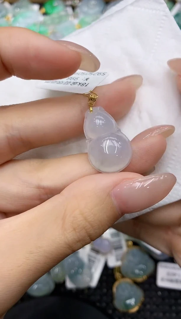 翡翠18K金镶嵌颈饰111111111111