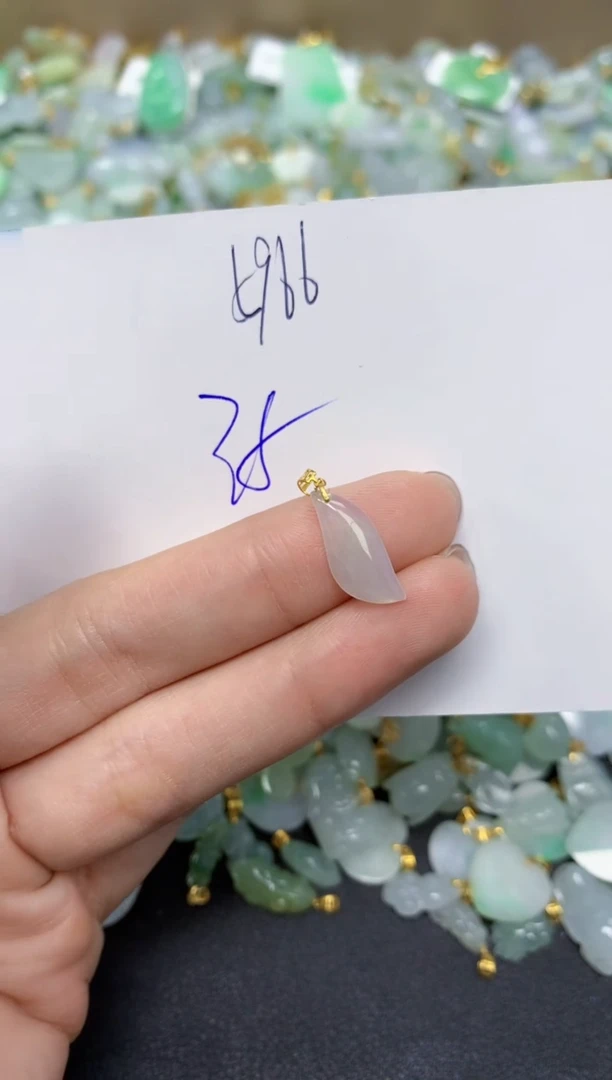 【闪购商品】翡翠颈饰18K金镶嵌天然翡翠A货