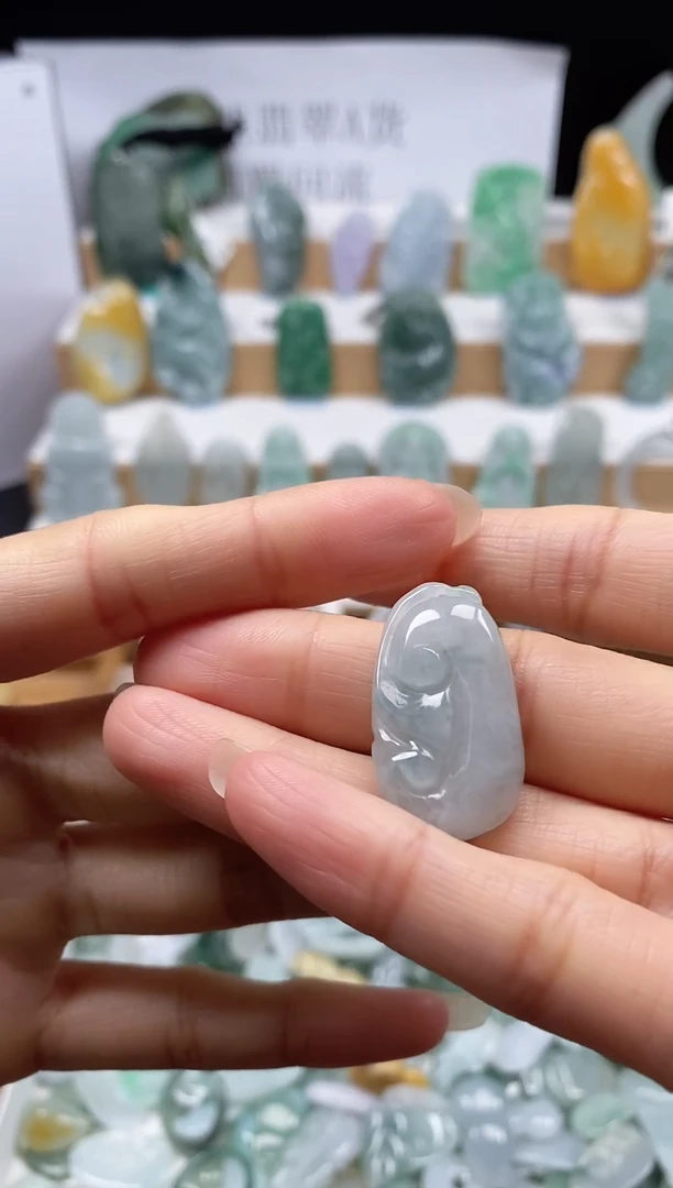 翡翠未镶嵌颈饰吊坠121