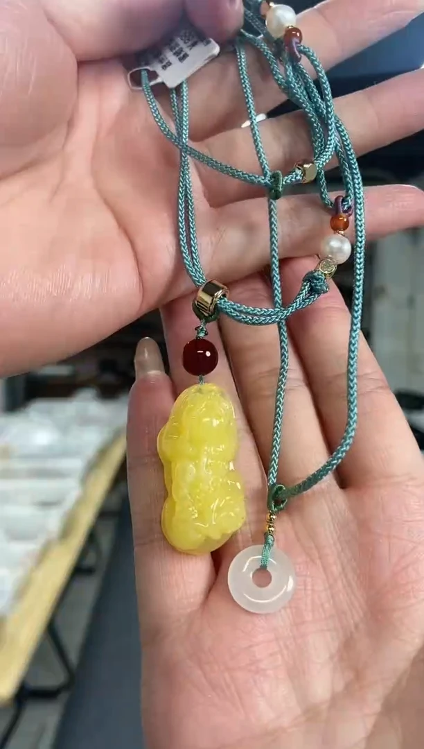 【闪购商品】蜜蜡裸石未镶嵌多样性发其一颜色微差