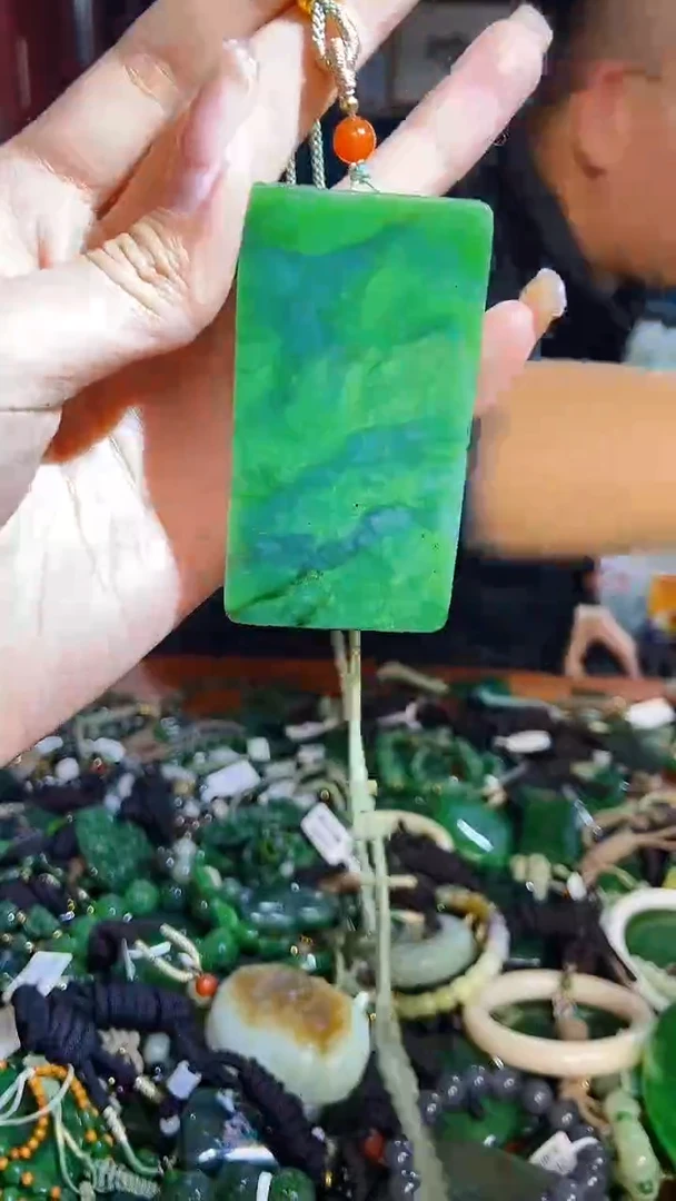 未镶嵌和田玉挂件1