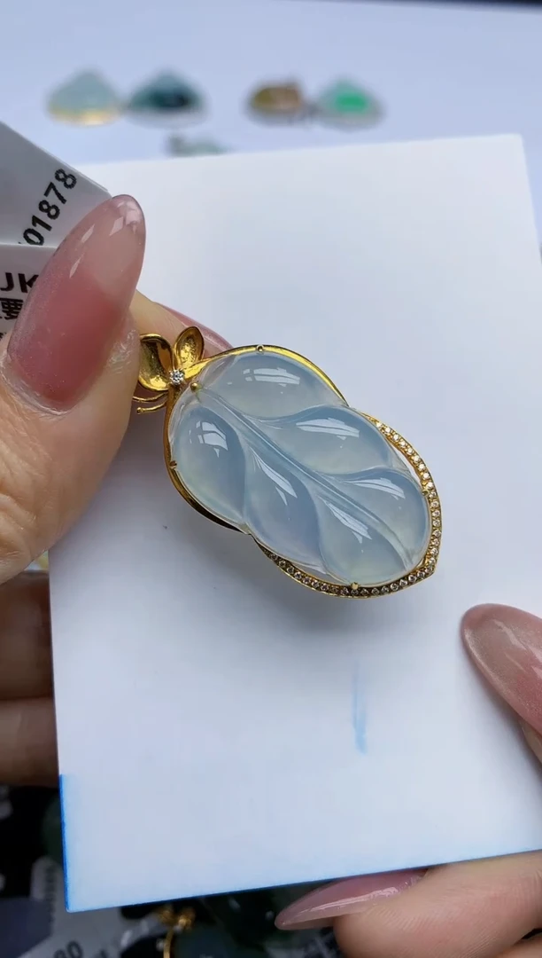 【闪购商品】翡翠挂件18K金镶嵌天然翡翠A货