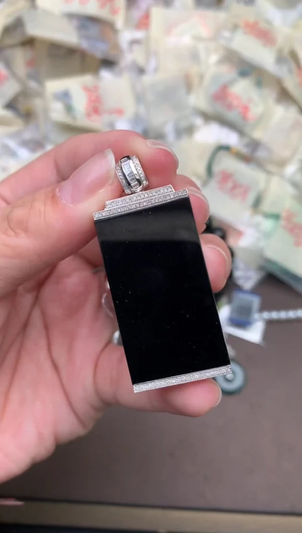 翡翠挂件18K金镶嵌—