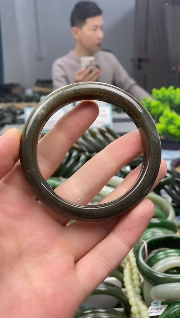 未镶嵌手镯和田玉60