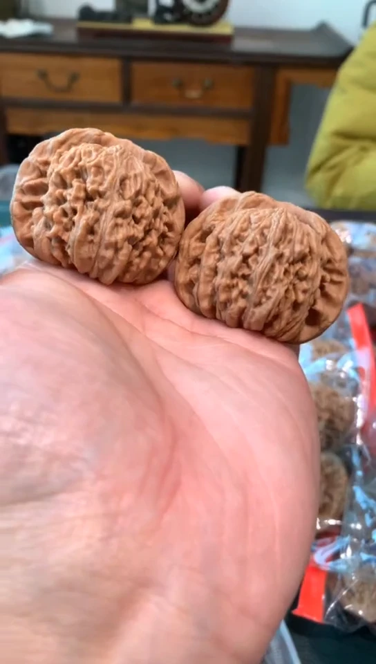 【闪购商品】文玩核桃吊坠四座楼核桃