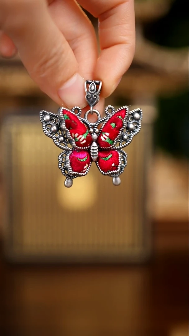 刺绣私人定制苗族手工A138