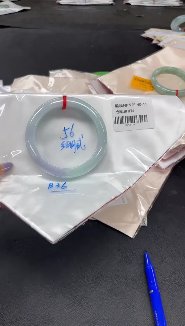 未镶嵌手镯翡翠翡翠手镯
