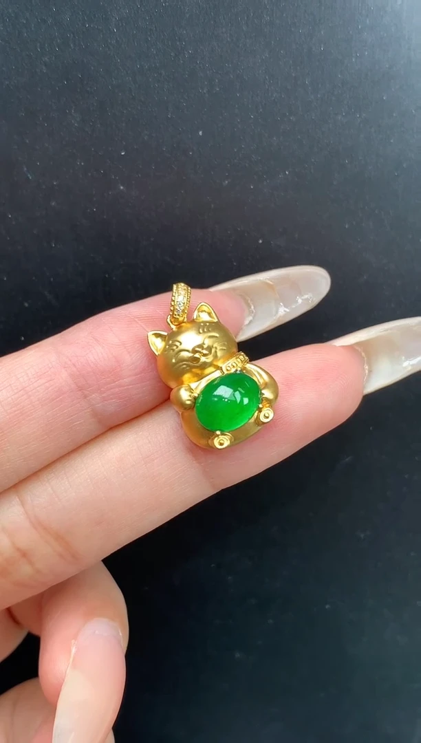 翡翠18K金镶嵌颈饰猫咪