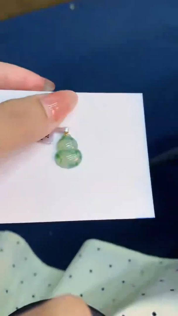 翡翠18K金镶嵌颈饰 1