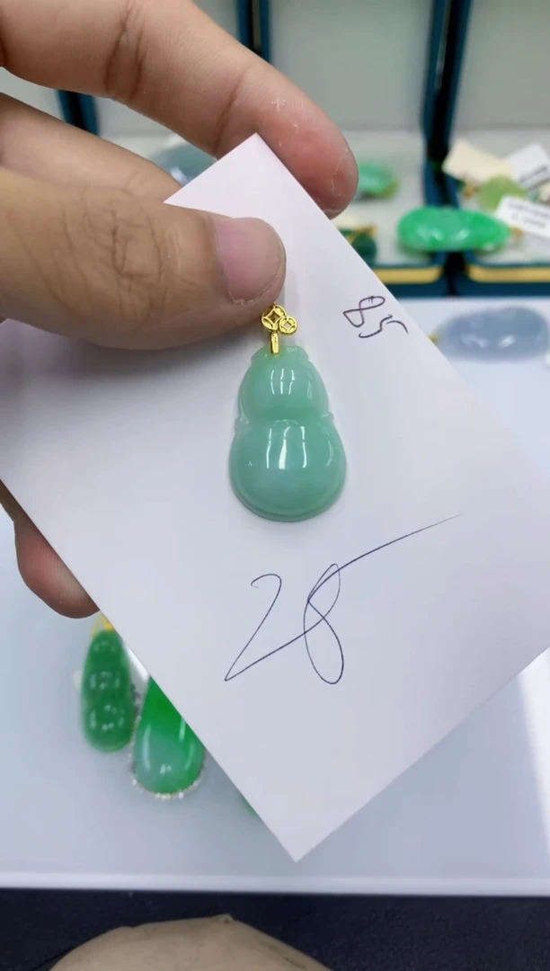 颈饰未镶嵌翡翠1111111111