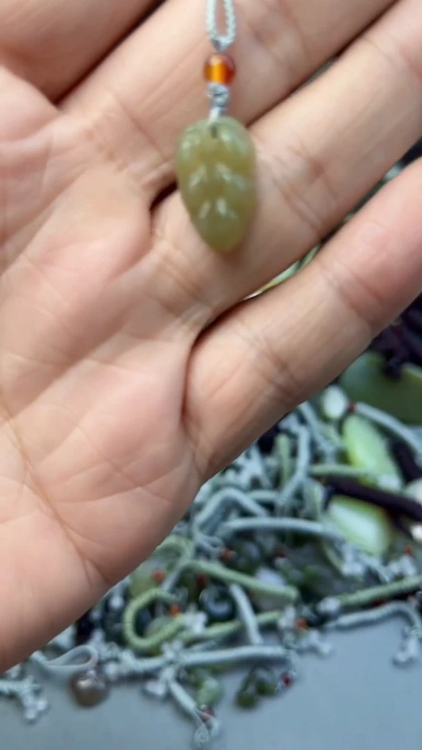 颈饰未镶嵌和田玉多样性发货   拍一发一