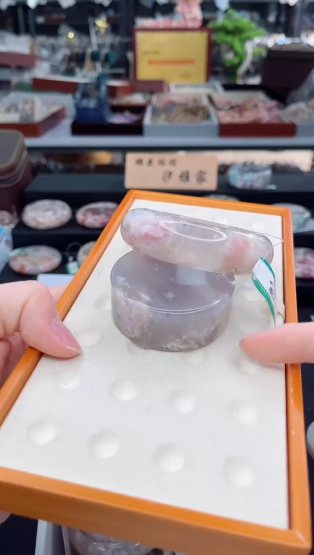 【闪购商品】石英质玉手镯未镶嵌58圈口（赠品镯心）3539211