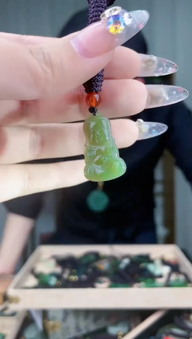 【闪购商品】和田玉挂件未镶嵌拍一发一，多样性发货！