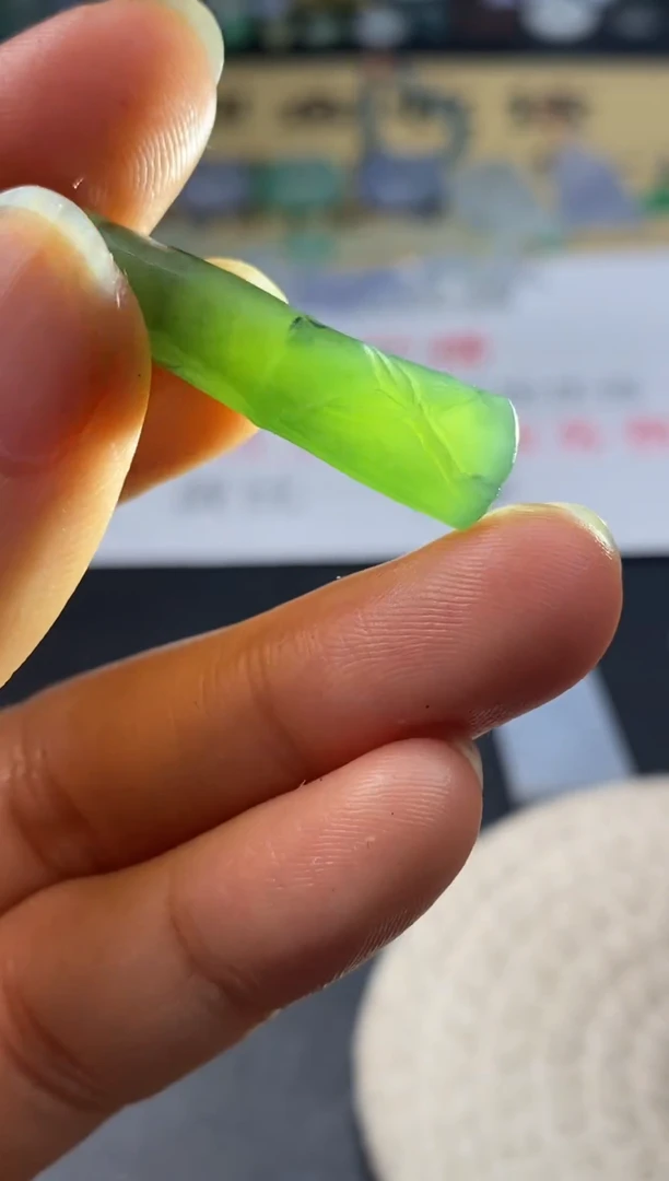 定制翡翠未镶嵌翡翠毛货多样性发货发其一