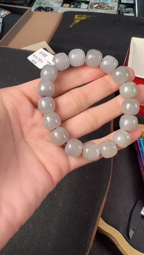 未镶嵌手链和田玉多样性发1