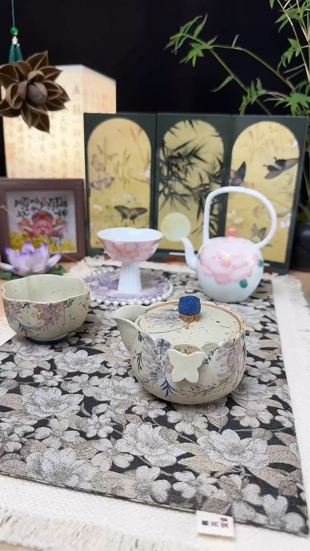 @****吗青花火石红手绘紫藤花手抓壶