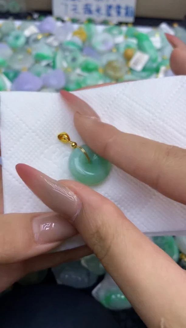 颈饰未镶嵌翡翠天然缅甸A货翡翠