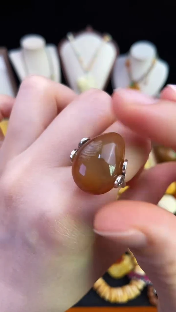 琥珀未镶嵌珠宝奇石柒月