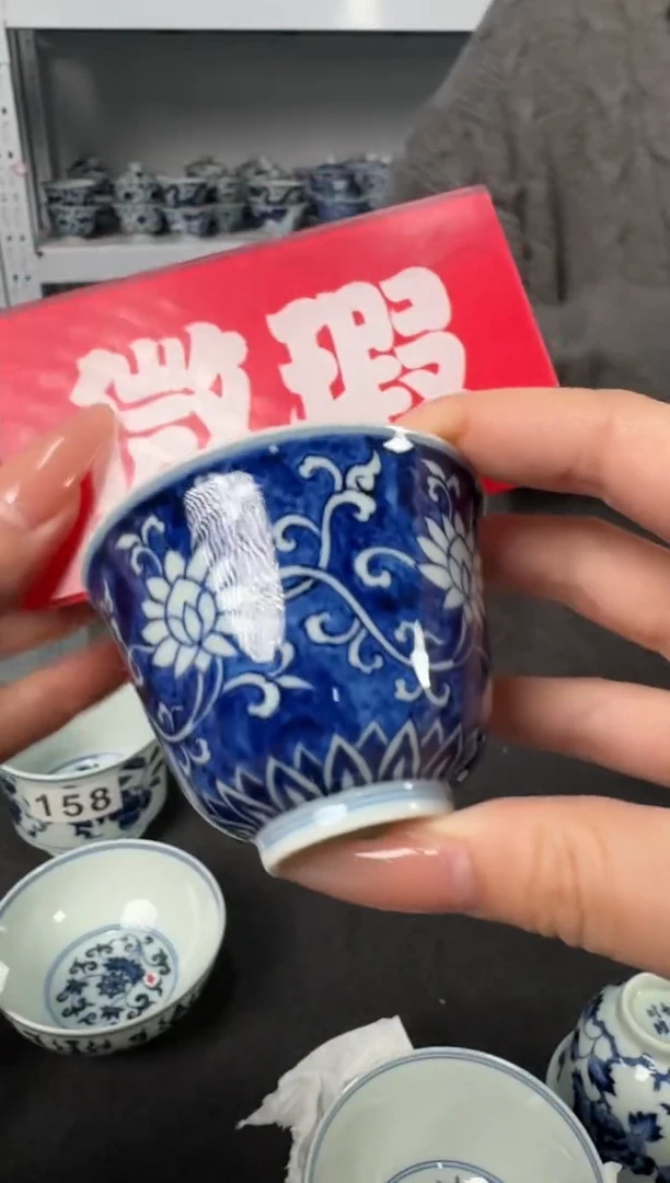 杯子陶瓷三方器合蓝底莲花铃铛杯