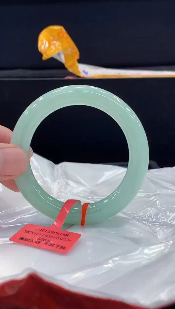 未镶嵌手镯翡翠翡翠手镯
